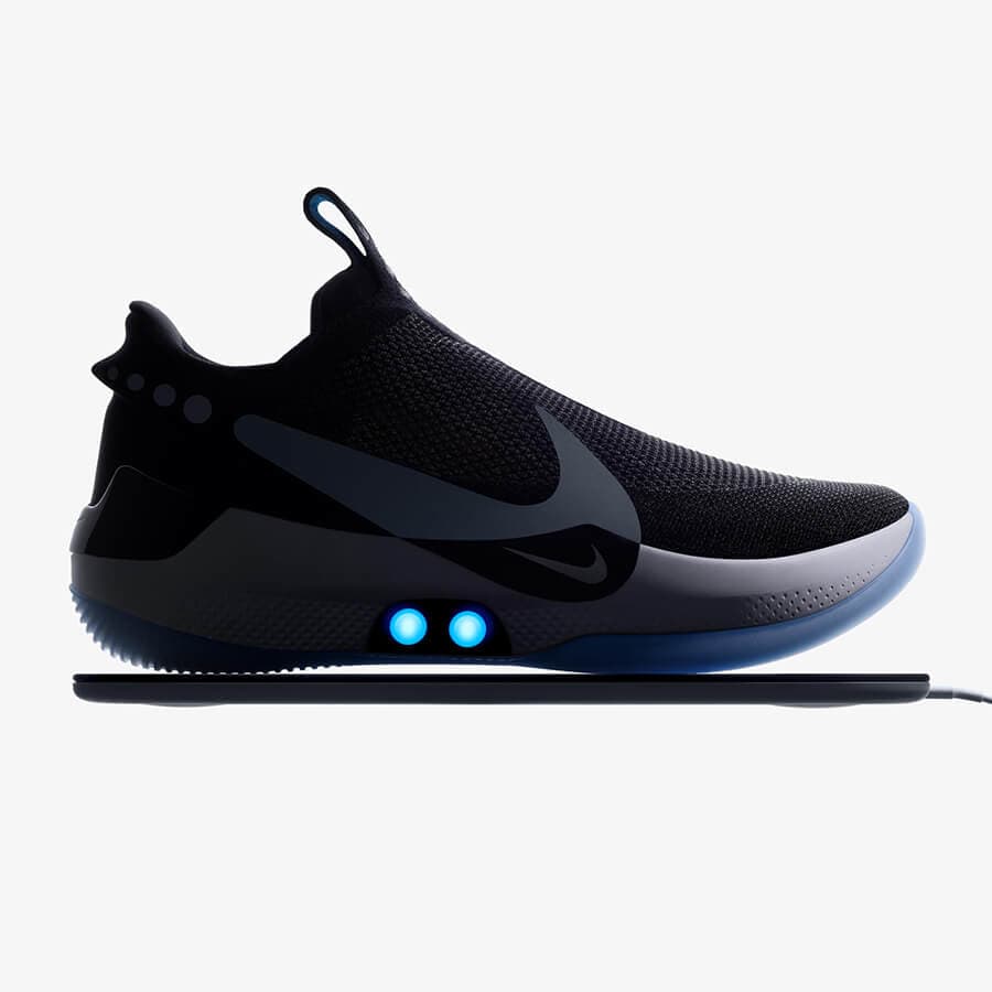 Nike lanza las Adapt BB, unas zapatillas de baloncesto que se atan
